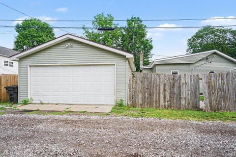 Tiny photo for 939 E 4th Street, Mishawaka, IN 46544 (MLS # 202623304)