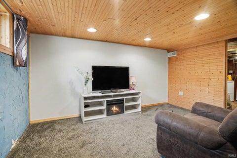 Tiny photo for 939 E 4th Street, Mishawaka, IN 46544 (MLS # 202623304)