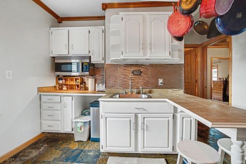 Tiny photo for 939 E 4th Street, Mishawaka, IN 46544 (MLS # 202623304)