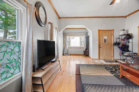 Tiny photo for 939 E 4th Street, Mishawaka, IN 46544 (MLS # 202623304)