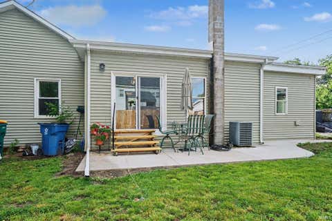 Tiny photo for 939 E 4th Street, Mishawaka, IN 46544 (MLS # 202623304)