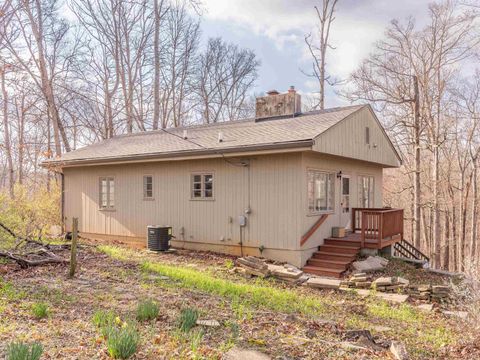 Photo of 645 W Sylvan Lane, Bloomington, IN 47404 (MLS # 202611720)