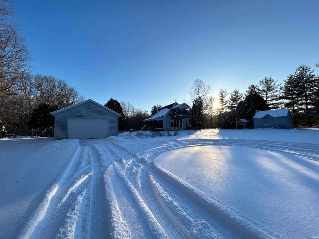 Photo of 9511 Lost Bridge W Road, Andrews, IN 46702 (MLS # 202602708)