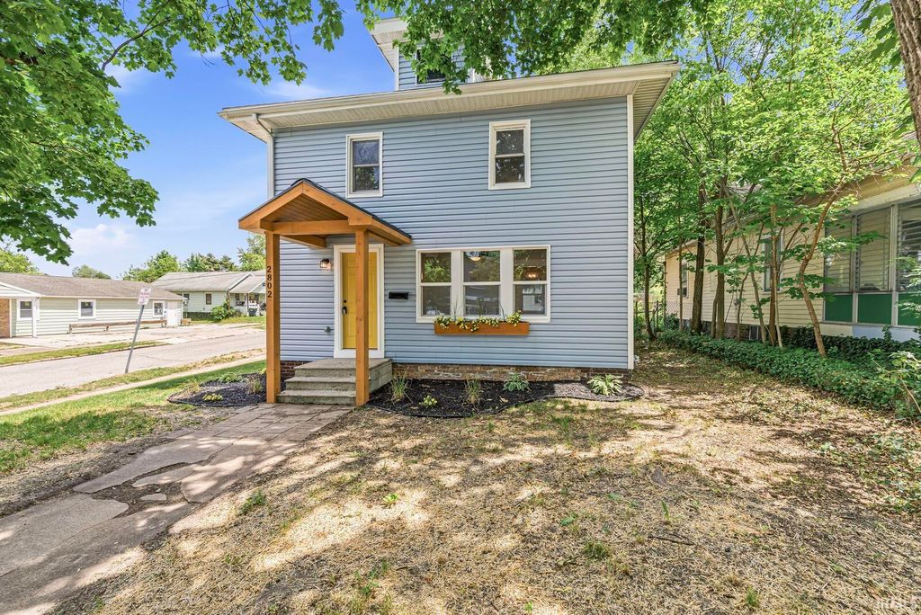 Photo of 2802 S Michigan Street, South Bend, IN 46614 (MLS # 202620326)
