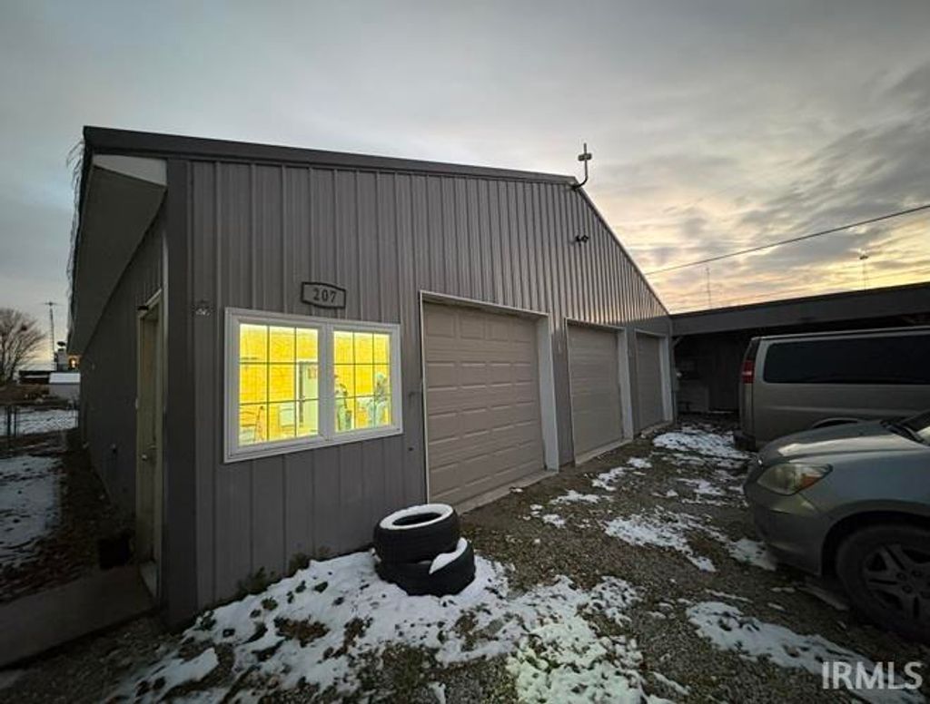 Photo of 207 E Walnut Street, Bryant, IN 47326 (MLS # 202545669)