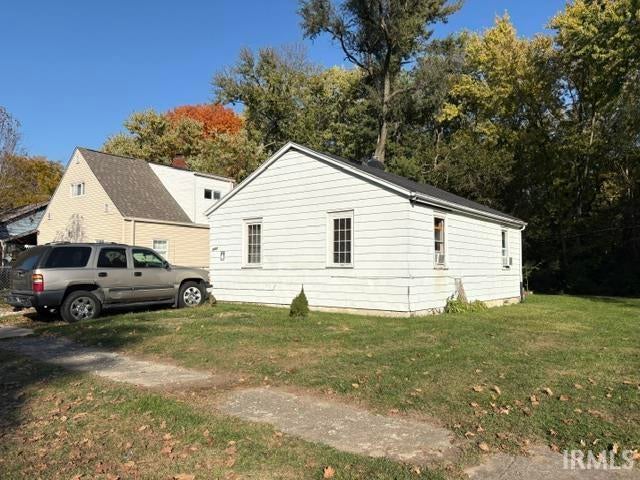 Photo of 2422 Hendricks Street, Anderson, IN 46016 (MLS # 202644571)
