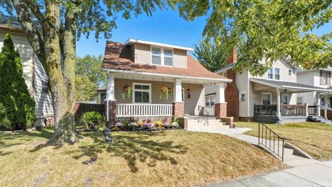 Photo of 121 E Branning Avenue, Fort Wayne, IN 46806 (MLS # 202601268)