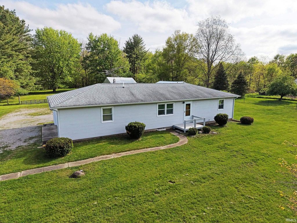 Photo of 6231 W Co Rd 200 N, Frankfort, IN 46041 (MLS # 202615641)