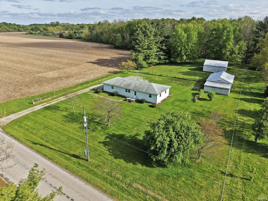 Photo of 6231 W Co Rd 200 N, Frankfort, IN 46041 (MLS # 202615641)