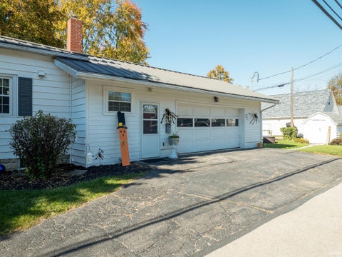 Tiny photo for 416 W Walnut Street, Portland, IN 47371 (MLS # 202644828)