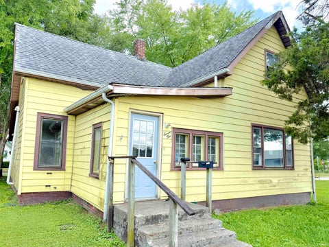 Photo of 710 Miller Avenue, Shelbyville, IN 46176 (MLS # 202628832)
