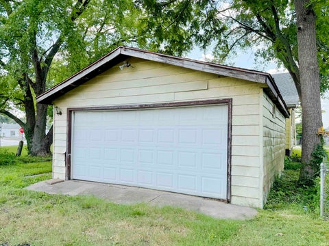 Tiny photo for 710 Miller Avenue, Shelbyville, IN 46176 (MLS # 202628832)