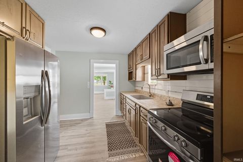 Tiny photo for 403 Park Avenue, Lafayette, IN 47904 (MLS # 202538656)