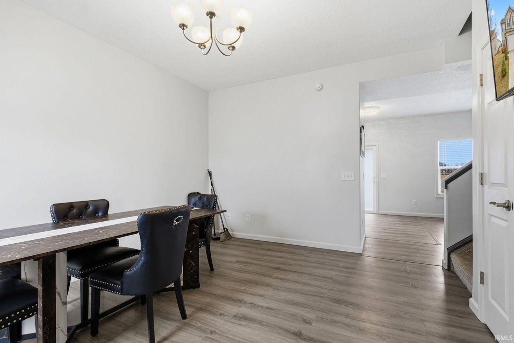 Photo of 12228 Shearwater Run, Fort Wayne, IN 46845 (MLS # 202549698)