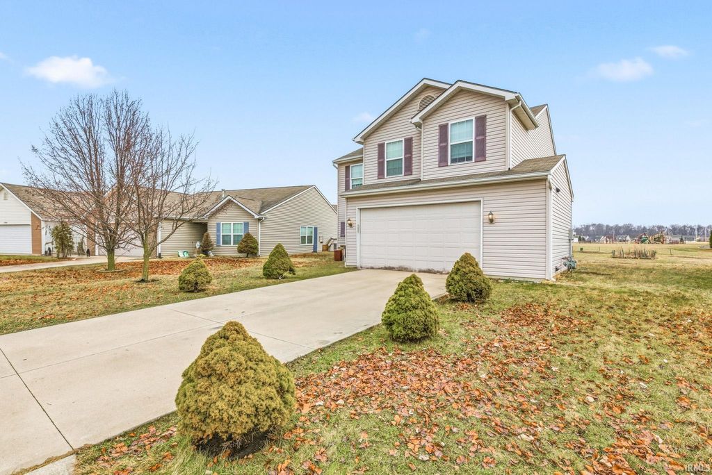 Photo of 12228 Shearwater Run, Fort Wayne, IN 46845 (MLS # 202549698)