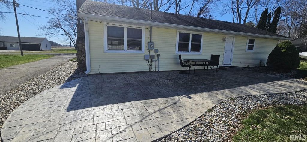 Photo of 852 E 400, Greenfield, IN 46140 (MLS # 202607597)