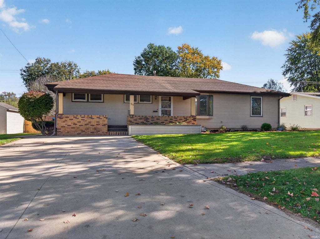 Photo of 915 Koehlinger Drive, New Haven, IN 46774 (MLS # 202643741)