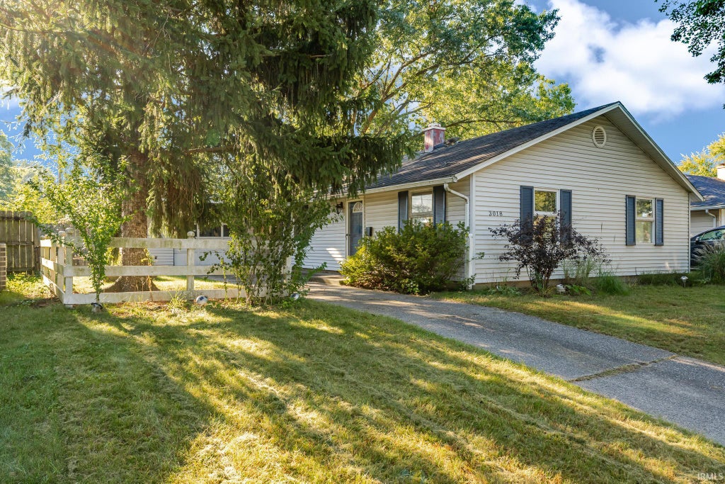 Photo of 3018 Wilder Drive, South Bend, IN 46615 (MLS # 202641098)