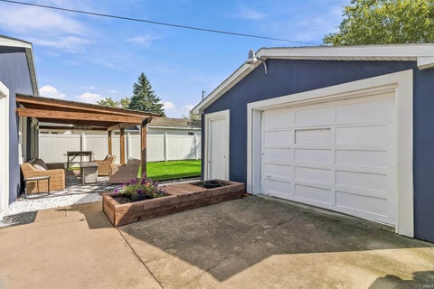 Tiny photo for 914 N Oxford Drive, Marion, IN 46952 (MLS # 202643699)