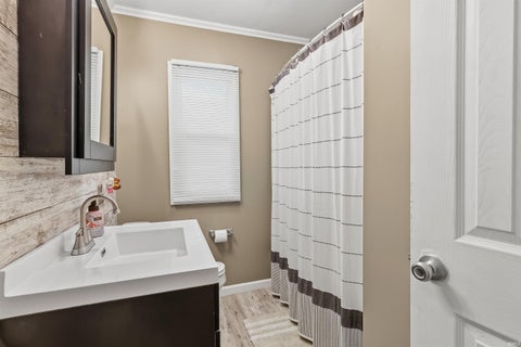 Tiny photo for 914 N Oxford Drive, Marion, IN 46952 (MLS # 202643699)