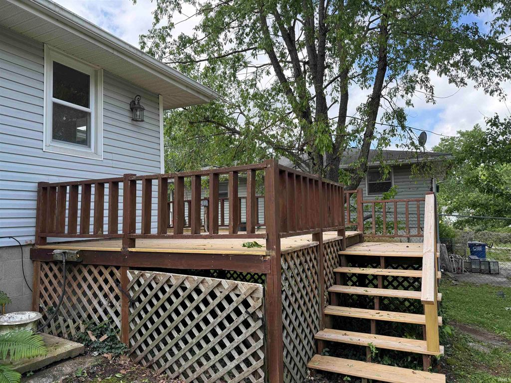 Photo of 1221 24Th Street St, Bedford, IN 47421 (MLS # 202616001)