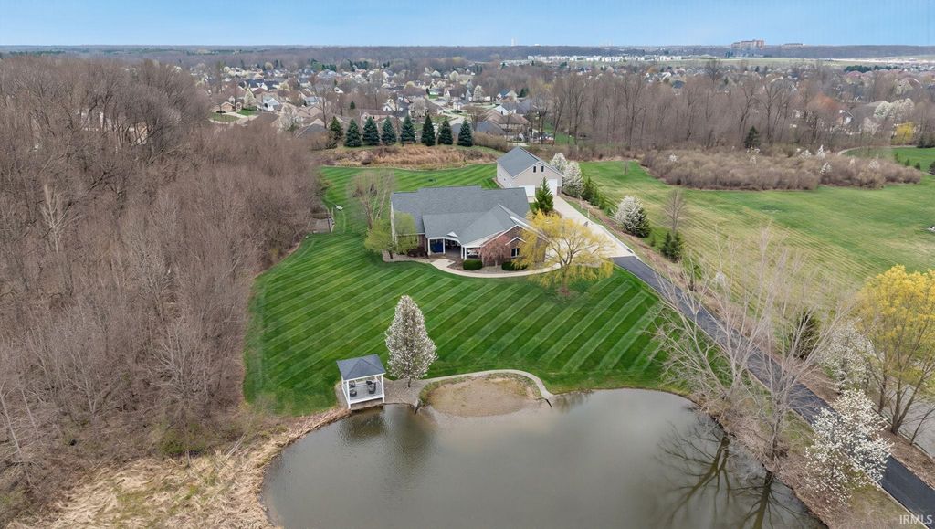 Photo of 4802 Crawford Road, Fort Wayne, IN 46845 (MLS # 202612049)