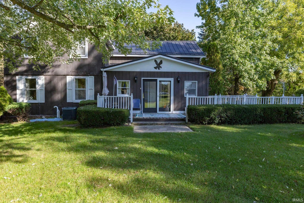 Photo of 7825 N 1000 W, Shipshewana, IN 46565 (MLS # 202641530)