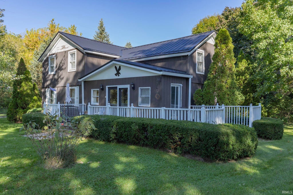 Photo of 7825 N 1000 W, Shipshewana, IN 46565 (MLS # 202641530)