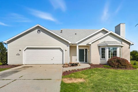 Photo of 9208 Olmston Drive, Fort Wayne, IN 46825 (MLS # 202539113)