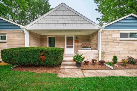 Tiny photo for 7700 W Cornbread Road, Yorktown, IN 47396 (MLS # 202629359)