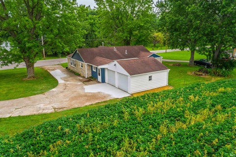 Tiny photo for 7700 W Cornbread Road, Yorktown, IN 47396 (MLS # 202629359)