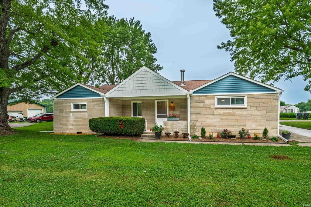 Photo of 7700 W Cornbread Road, Yorktown, IN 47396 (MLS # 202629359)