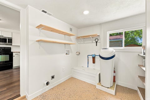 Tiny photo for 7700 W Cornbread Road, Yorktown, IN 47396 (MLS # 202629359)
