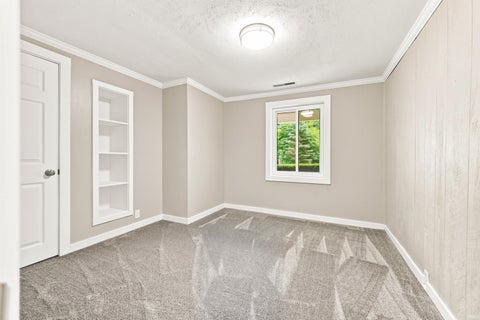 Tiny photo for 7700 W Cornbread Road, Yorktown, IN 47396 (MLS # 202629359)