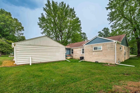 Tiny photo for 7700 W Cornbread Road, Yorktown, IN 47396 (MLS # 202629359)