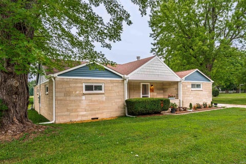 Tiny photo for 7700 W Cornbread Road, Yorktown, IN 47396 (MLS # 202629359)