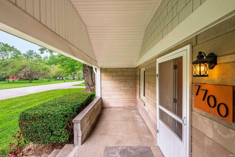 Tiny photo for 7700 W Cornbread Road, Yorktown, IN 47396 (MLS # 202629359)