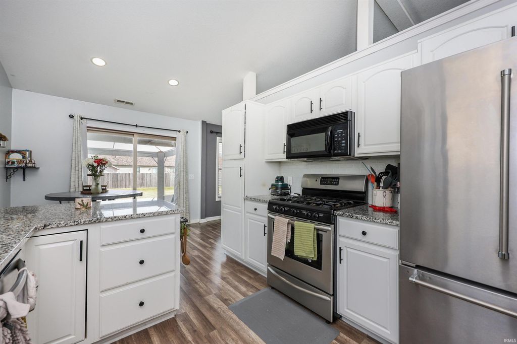 Photo of 1310 Katherine Street, Auburn, IN 46706 (MLS # 202605015)