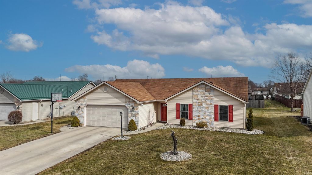 Photo of 1310 Katherine Street, Auburn, IN 46706 (MLS # 202605015)