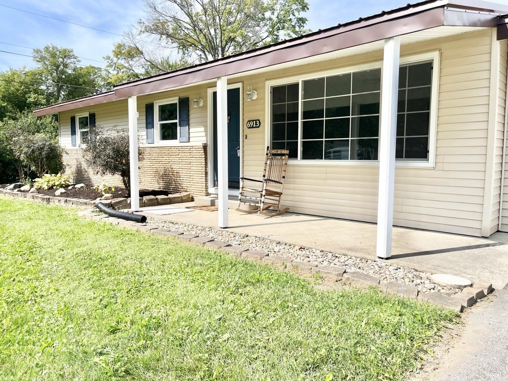 Photo of 6913 47th Drive, Fort Wayne, IN 46835 (MLS # 202638575)