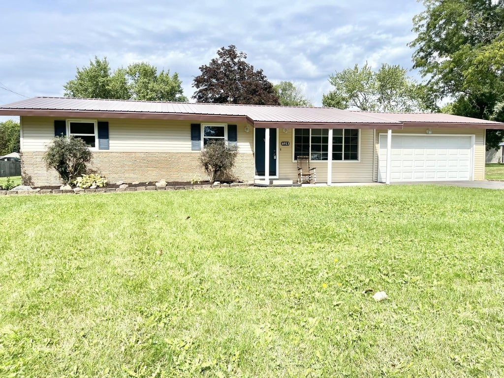 Photo of 6913 47th Drive, Fort Wayne, IN 46835 (MLS # 202638575)