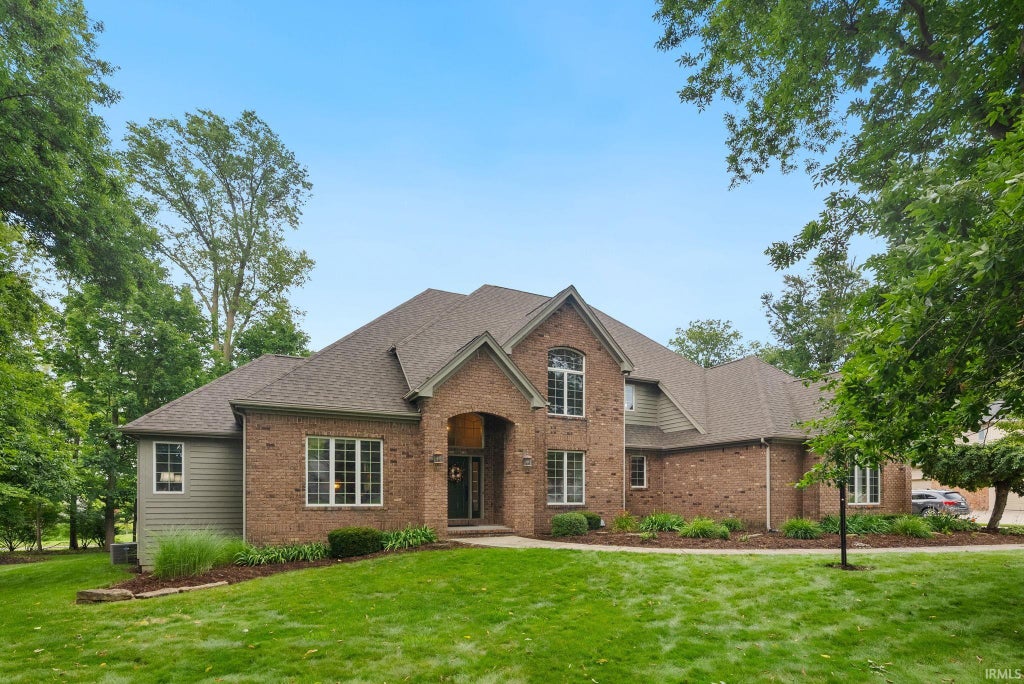 Photo of 11120 Creekwood Court, Fort Wayne, IN 46818 (MLS # 202628321)
