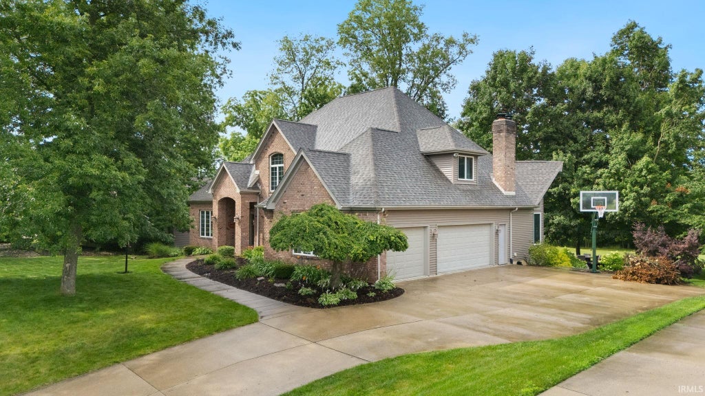 Photo of 11120 Creekwood Court, Fort Wayne, IN 46818 (MLS # 202628321)