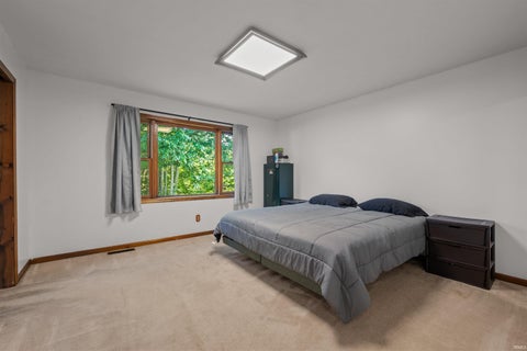 Tiny photo for 606 W Markle Road, Huntington, IN 46750 (MLS # 202632647)