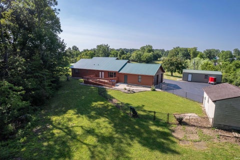 Tiny photo for 606 W Markle Road, Huntington, IN 46750 (MLS # 202632647)