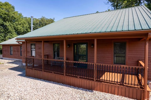 Tiny photo for 606 W Markle Road, Huntington, IN 46750 (MLS # 202632647)
