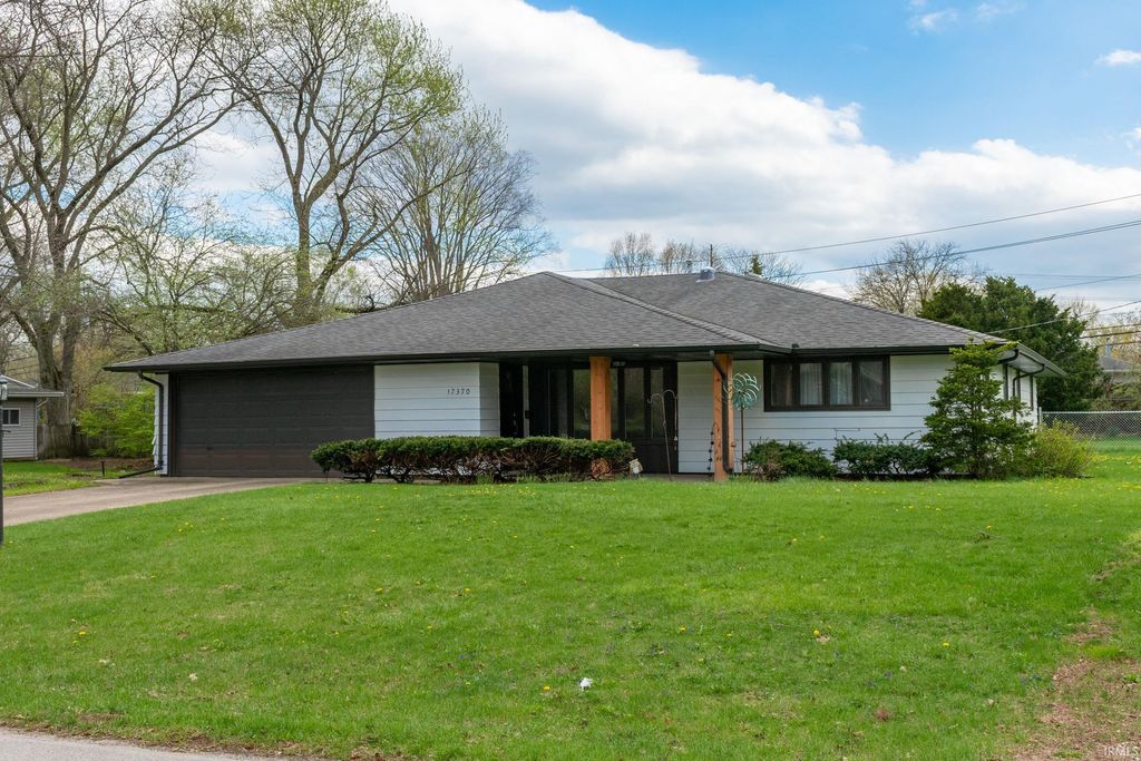 Photo of 17370 Parker Drive, South Bend, IN 46635 (MLS # 202613490)