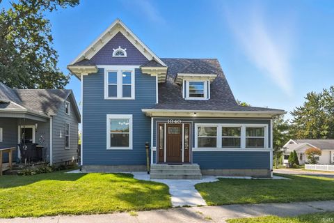 Photo of 1040 Delaware Avenue, Fort Wayne, IN 46805 (MLS # 202537693)