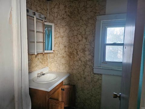 Tiny photo for 552 Heath Street, Logansport, IN 46947 (MLS # 202600254)