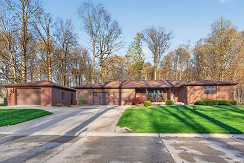 Photo of 616 Walnut Drive, Albion, IN 46701 (MLS # 202614718)